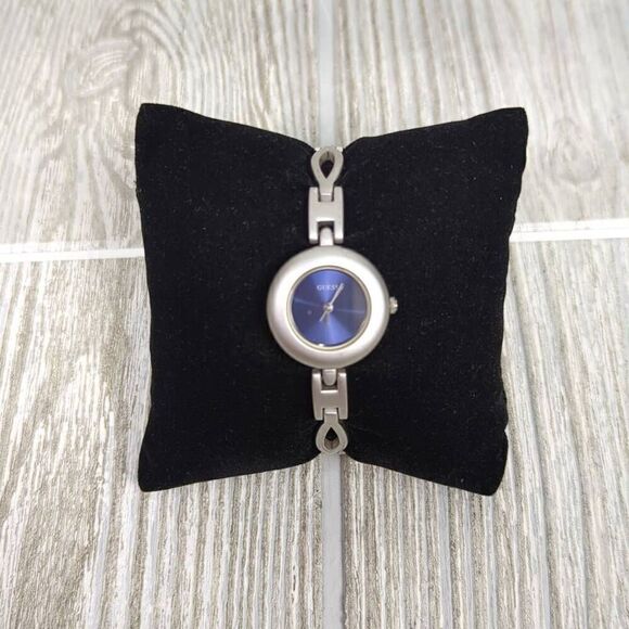 Vintage Guess Womens Silver Tone Chain Link Fashion Watch Blue Face 6.25" Long - Picture 1 of 8
